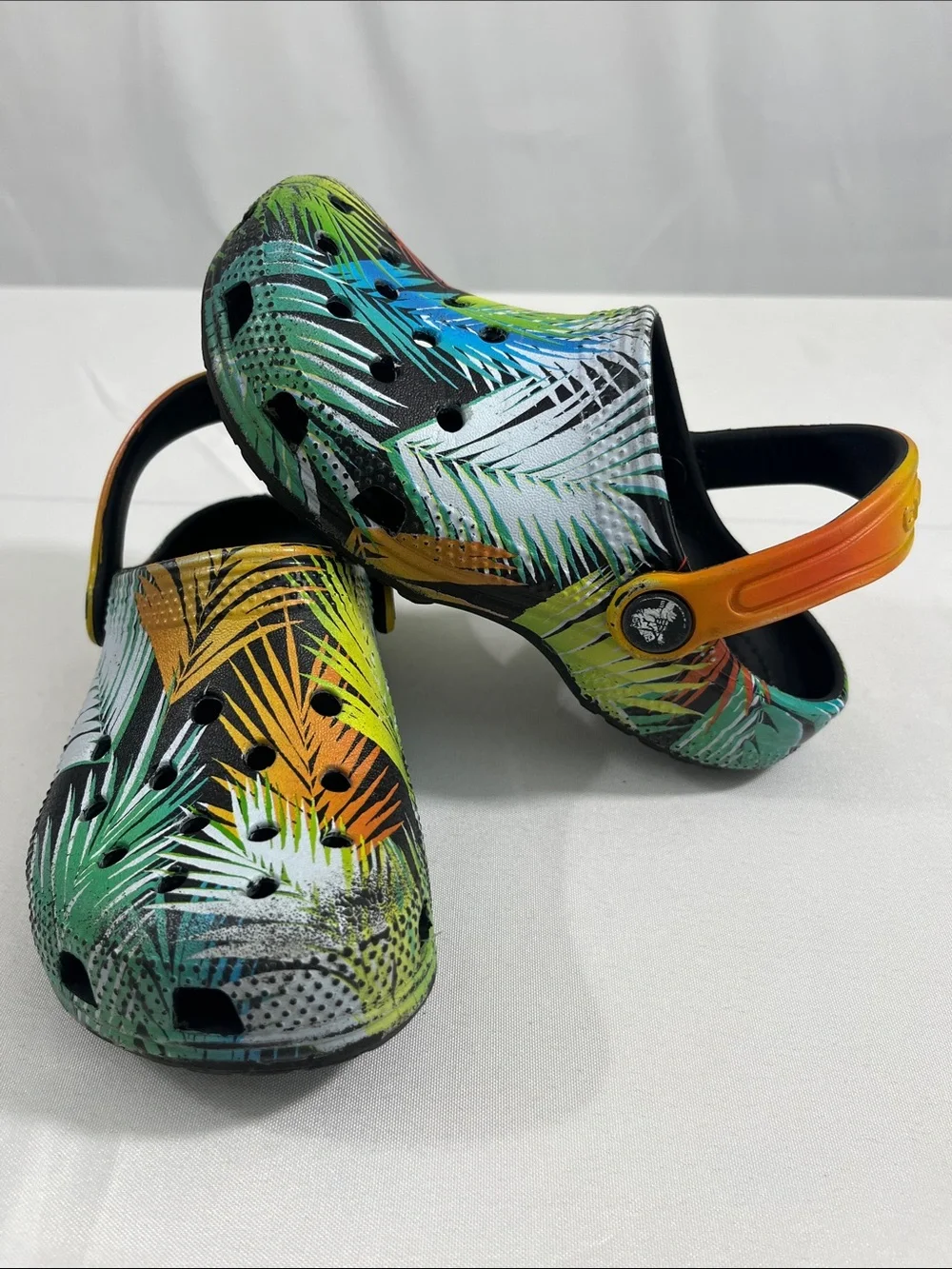 CROCS Classic Pool Party Clog Shoes Kids Size 12 Tropical Multicolor Unisex